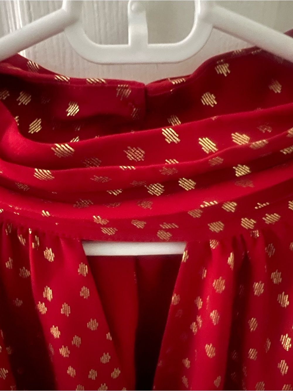 Vince Camuto Red Blouse with Gold Details, Ruffled Wide Sleeves Size. XL - Picture 4 of 8